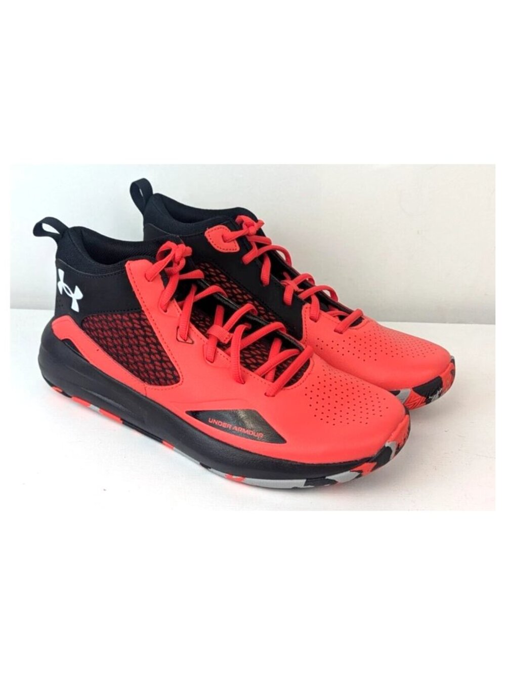 M10.5/W12 - Under Armour Lockdown 6 Red Black Basketball Shoe 3023949-601